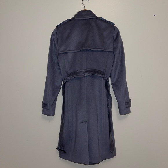 Burberry periwinkle trench coat - Picture 3 of 4